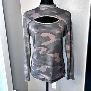 NWT New York & Company long sleeve camo top size medium